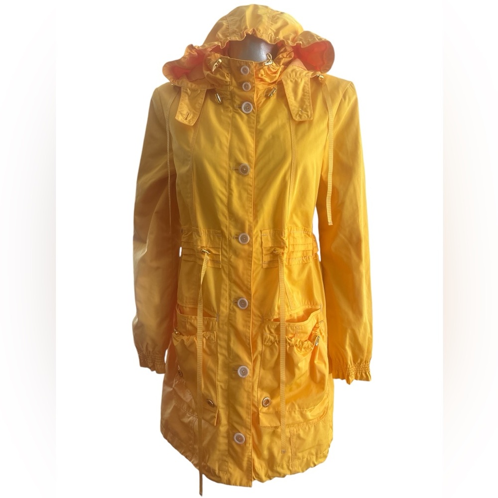 Elie Tahari raincoat